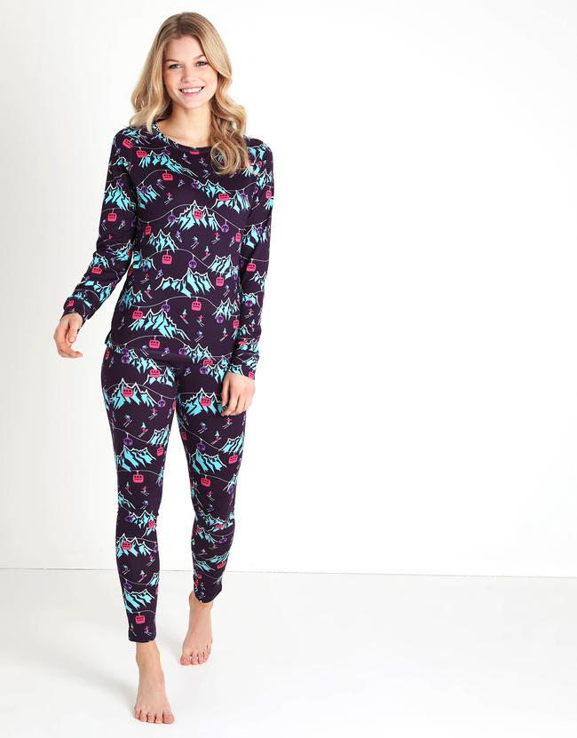 Chelsea Peers ski lift thermals