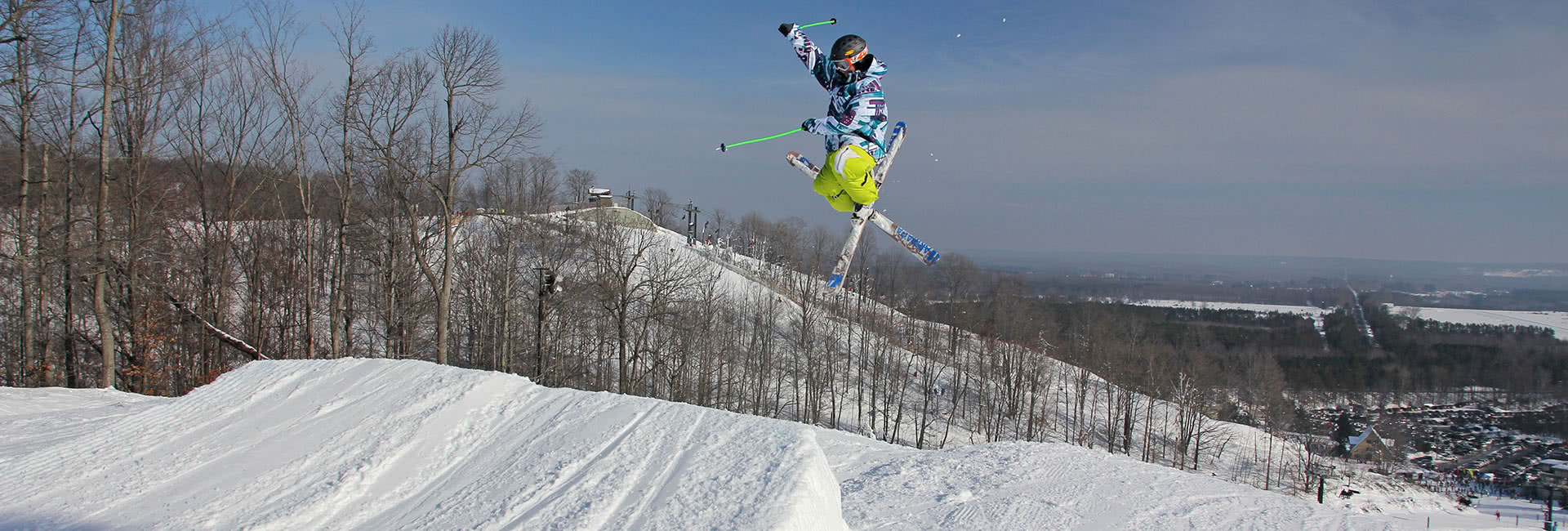 tucks_terrain_park_skier