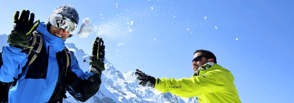 snowball fight clusaz