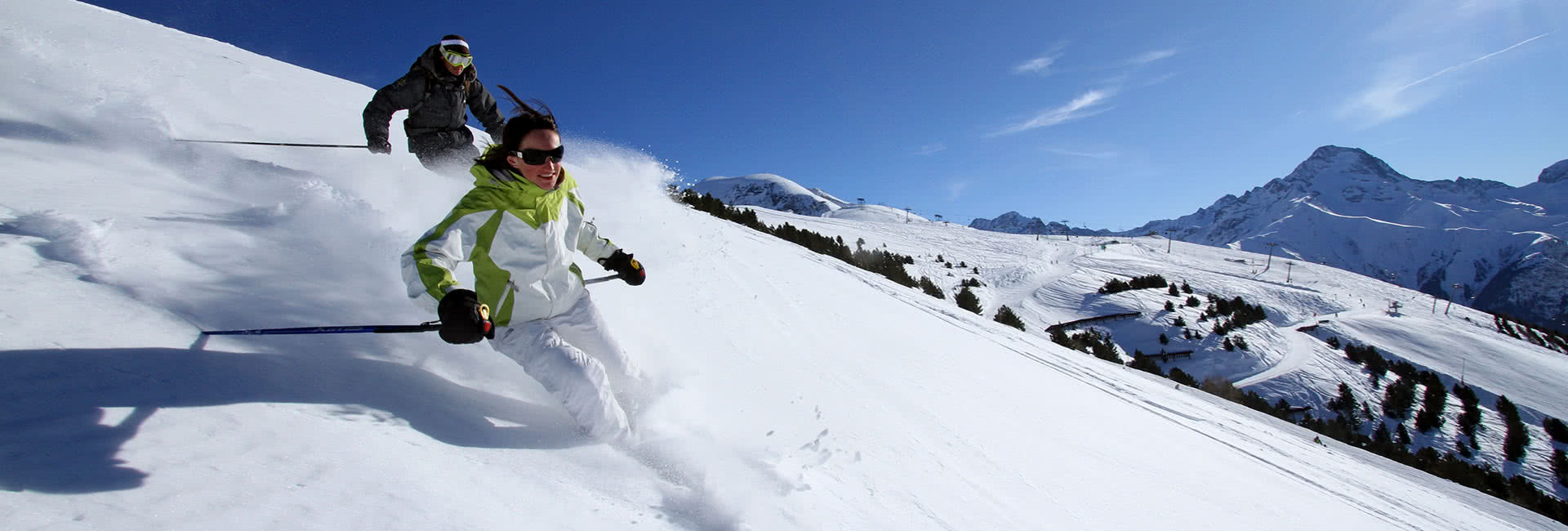 2 alpes skiers