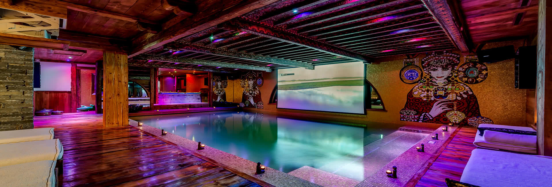 chalet pool hero