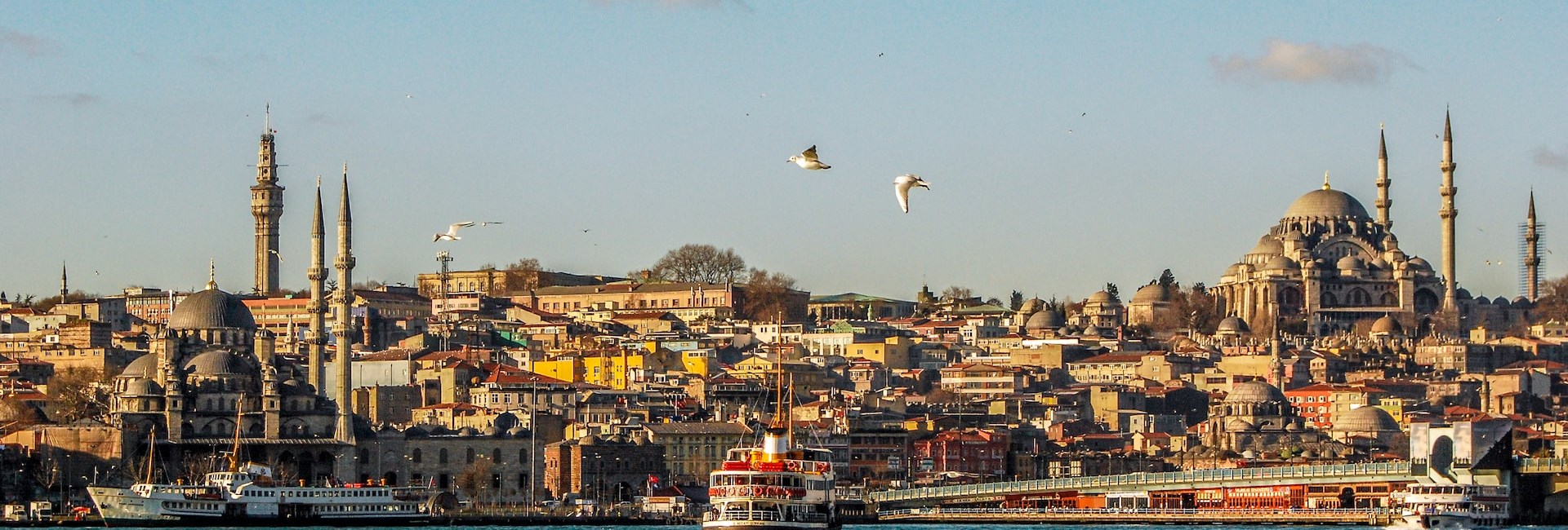A landscape photo of Istanbul by the sea